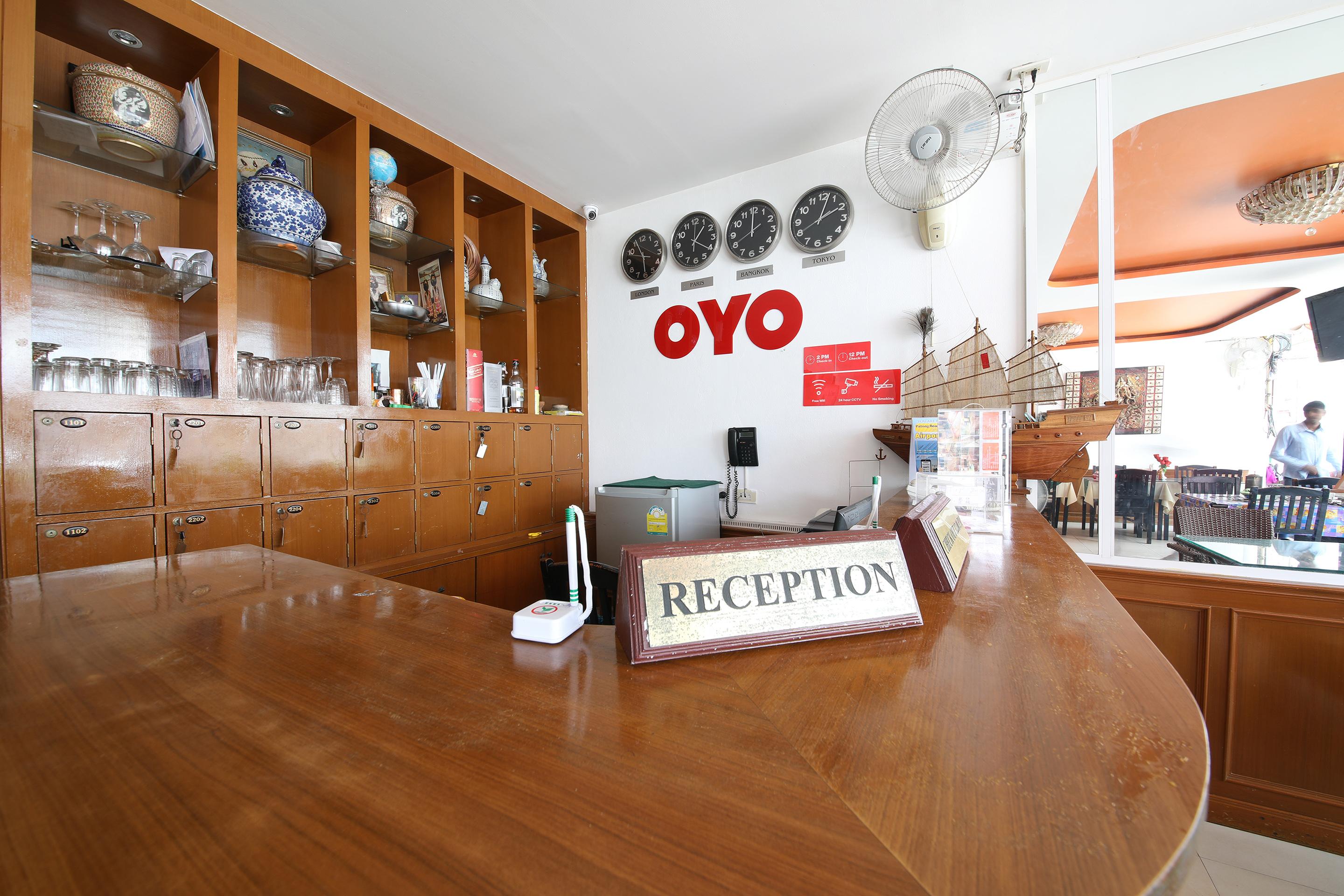 Отель Oyo 126 Patong Station House Экстерьер фото