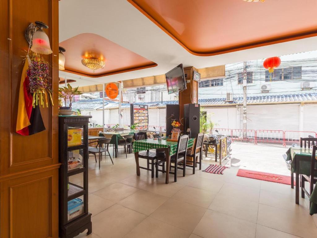 Отель Oyo 126 Patong Station House Экстерьер фото